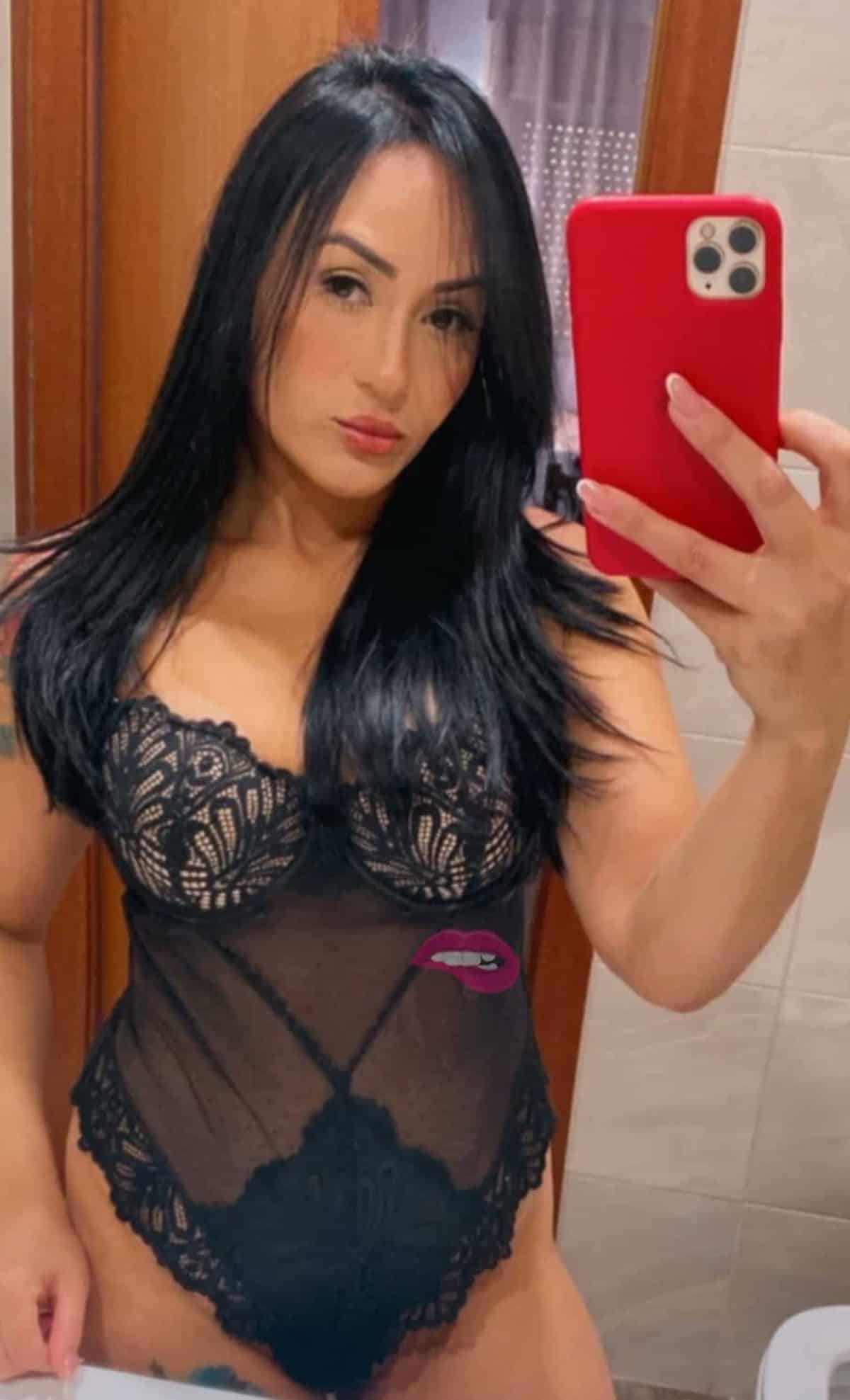 Kezia Lima/ brasileira